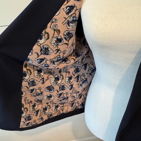 Skies Are Blue navy blazer. Pink floral liner. 3/4 length sleeves. - Picture 5 of 8